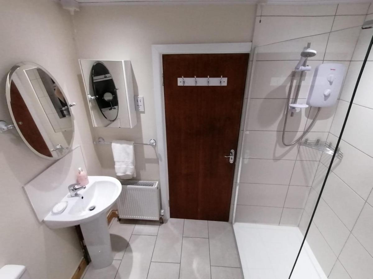 Spacious 5 Double Bed Bedroom Bungalow Near Belfast ليسبورن المظهر الخارجي الصورة
